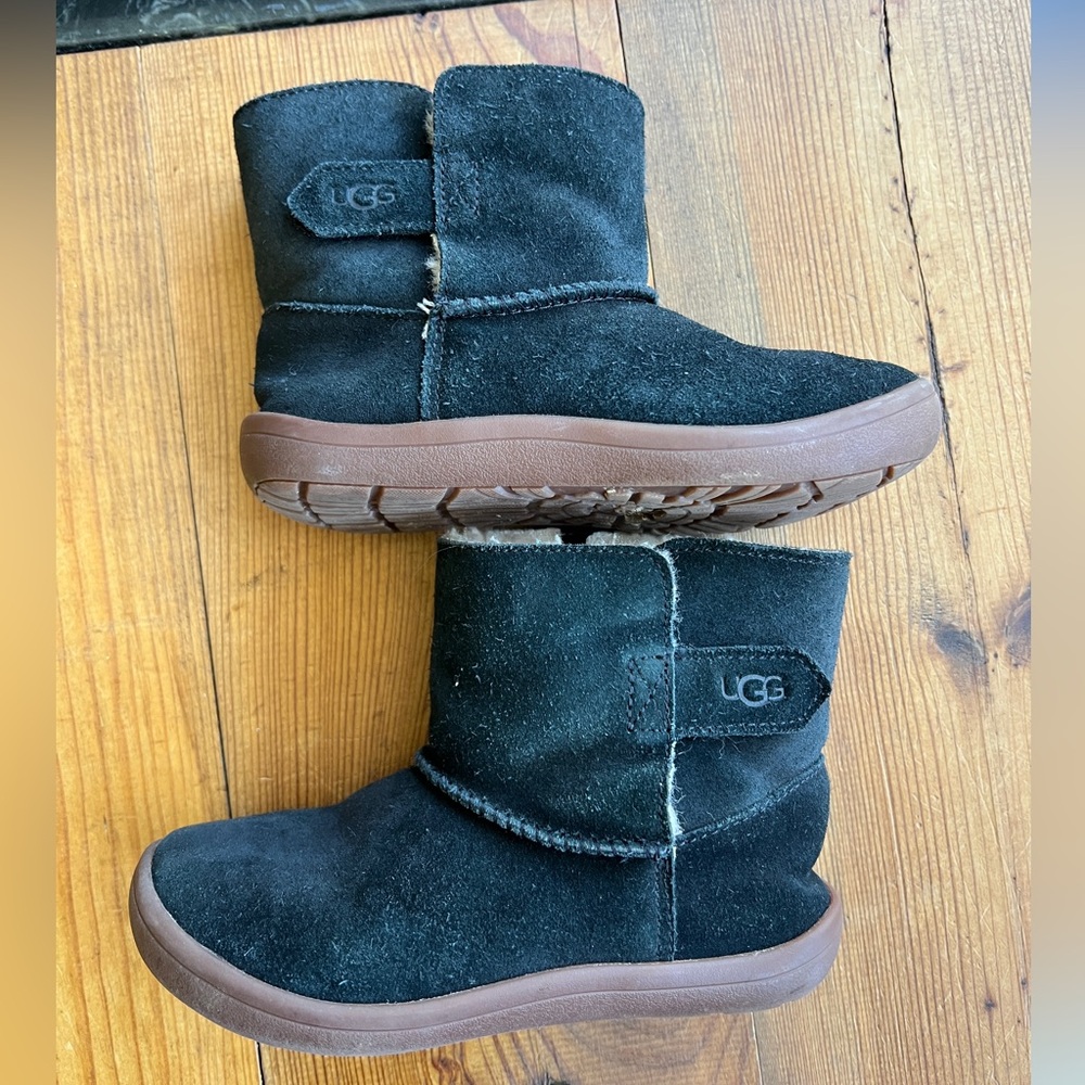 Ugg Keelan Toddler boot size 11 black